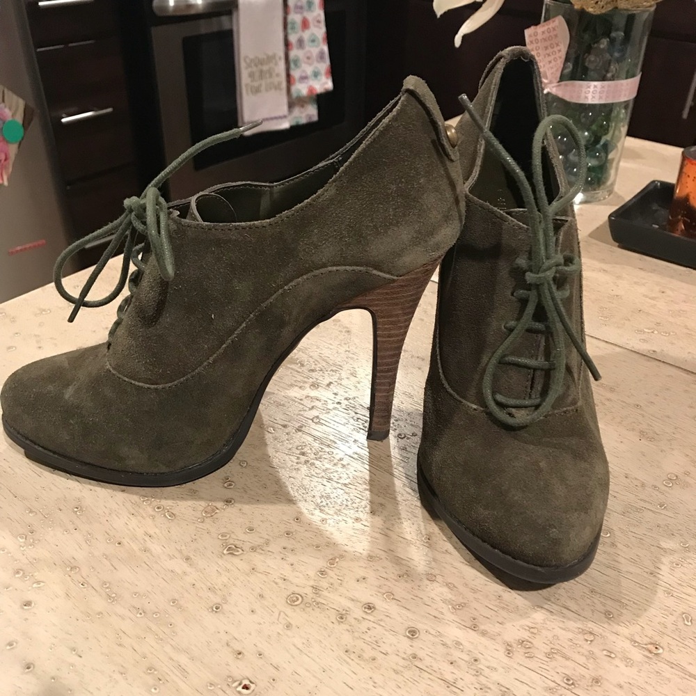 Chinese Laundry Heeled Lace Up Bootie